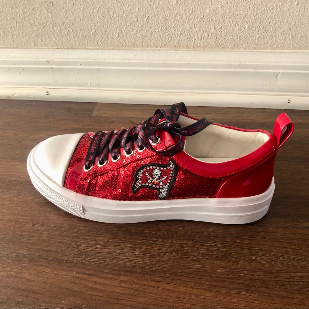 Women’s Cuce Red Tampa Bay Buccaneers Sequin Sneakers White Soles NFL New Size 8 - Picture 6 of 13
